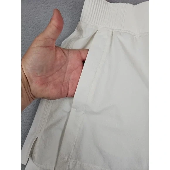 Lululemon Stretch Woven Relaxed-Fit High-Rise Shorts 4" Size Small Bone W7CPIS - Picture 2 of 9